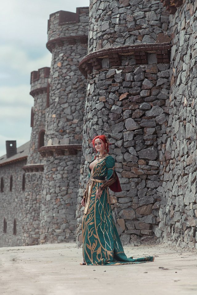 The Witcher 3: Wild Hunt - Triss Cosplay by Erika Shion